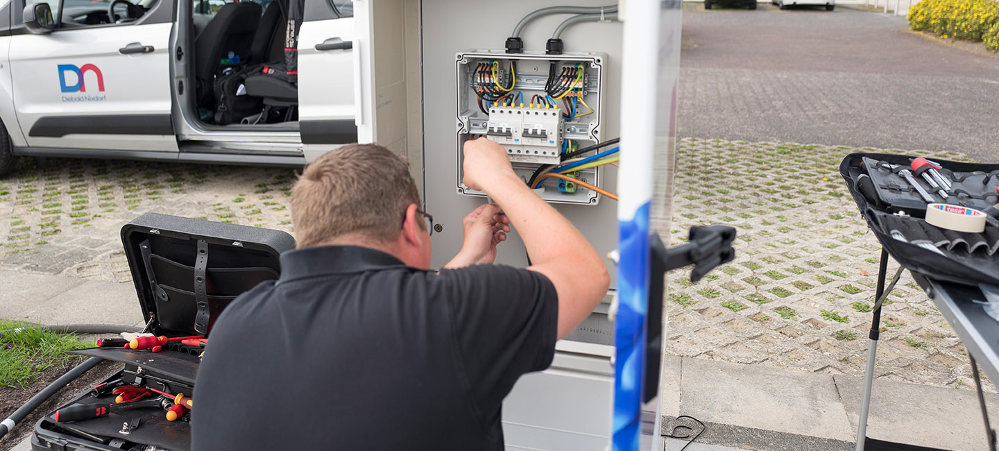 Diebold Nixdorf Blog What it Takes to Accelerate EV Charging in Retail